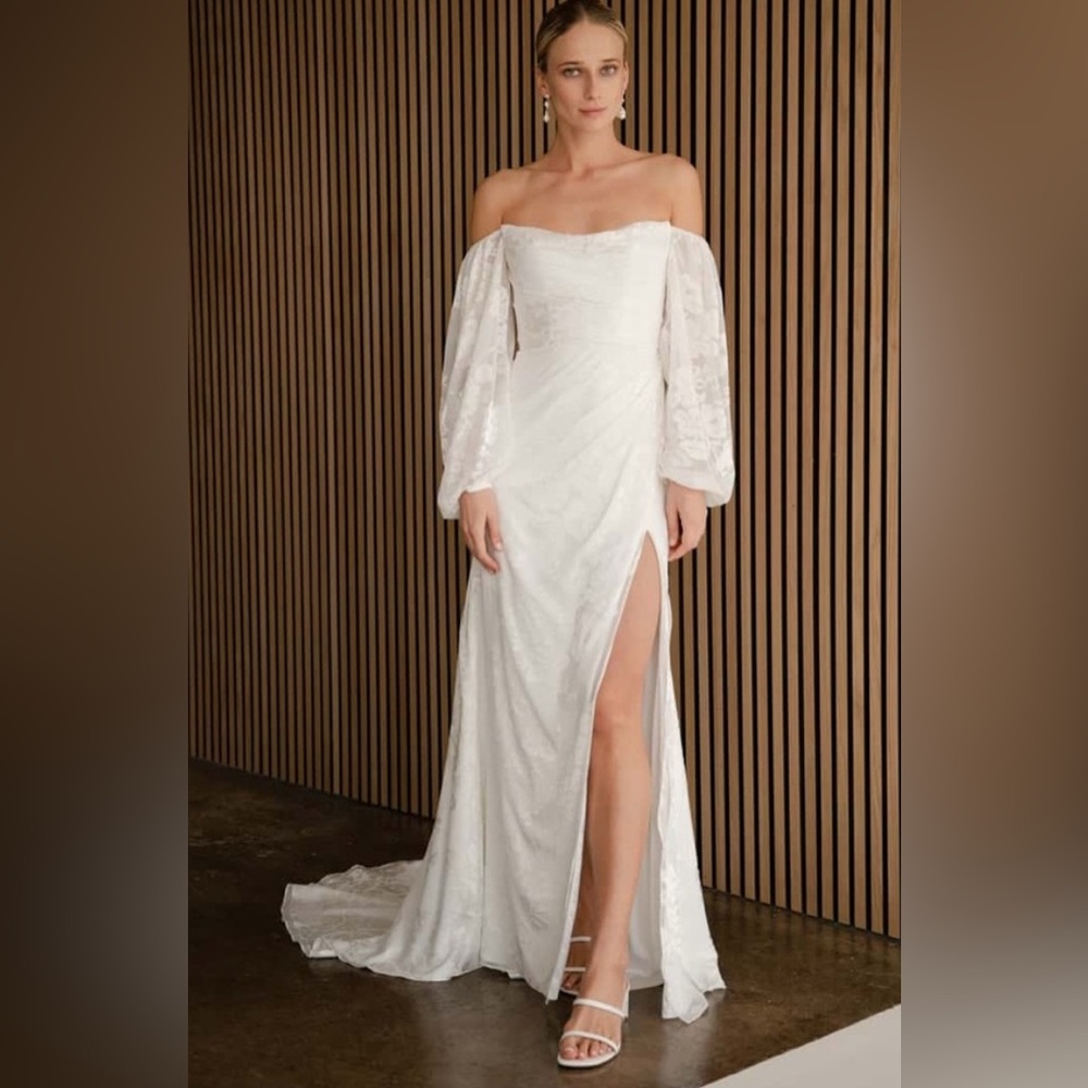 Jenny Yoo Sparrow Wedding Gown with detachable Sleeves